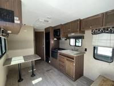 2017 Dutchmen Coleman Lantern - Conventional 274BH — photo 13 view