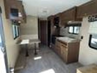 2017 Dutchmen Coleman Lantern - Conventional 274BH — photo 8 view