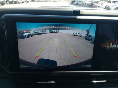 2025 Jeep Wrangler — photo 16 view