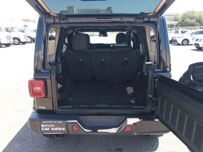 2025 Jeep Wrangler — photo 11 view