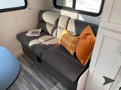 2025 Jayco Jay Flight SLX - Photo 17
