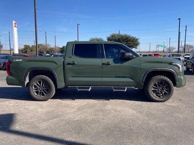 2023 Toyota Tundra - Photo 2