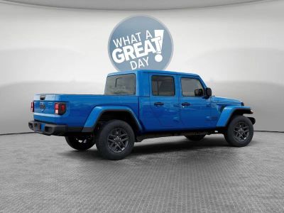 2026 Jeep Gladiator — detail view