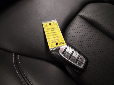 2023 Chrysler Pacifica — photo 15 view