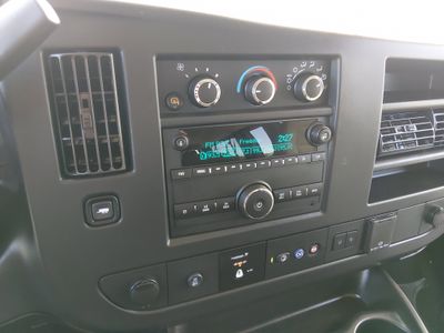 2025 Chevrolet Express 15 Passenger — photo 16 view