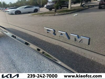 2025 Ram 2500 — photo 7 view
