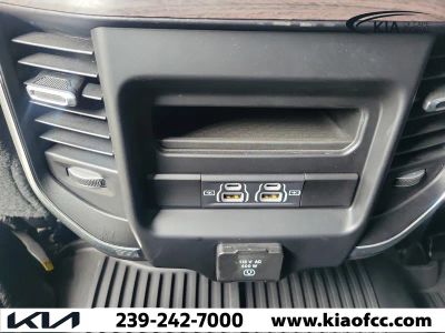 2025 Ram 2500 — photo 14 view