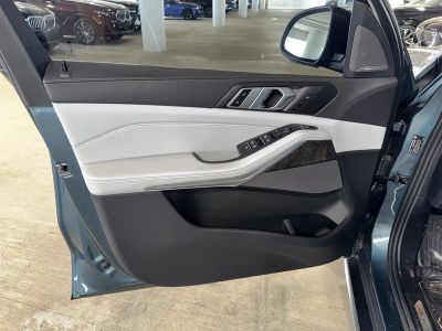 2024 BMW X5 — photo 17 view