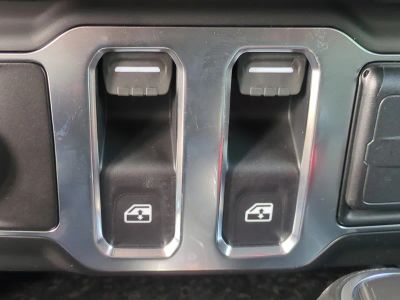 2026 Jeep Wrangler — photo 25 view