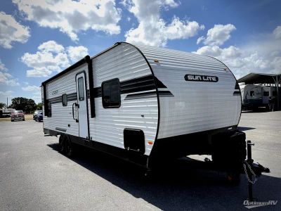 2026 Sunset Park RV Sun Lite — front three-quarter view