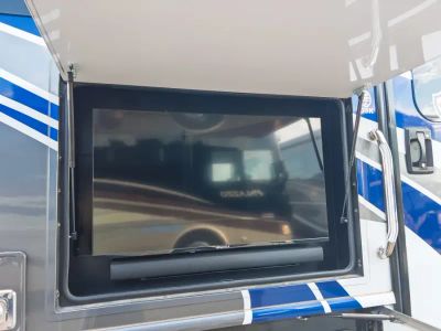 2023 Fleetwood BOUNDER — photo 28 view