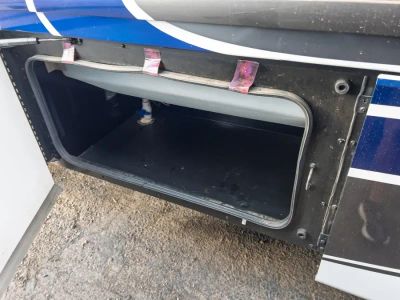 2023 Fleetwood BOUNDER — photo 32 view