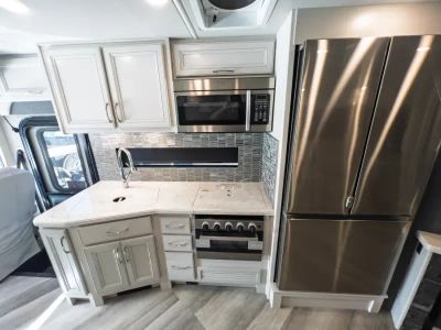 2023 Fleetwood BOUNDER — photo 10 view