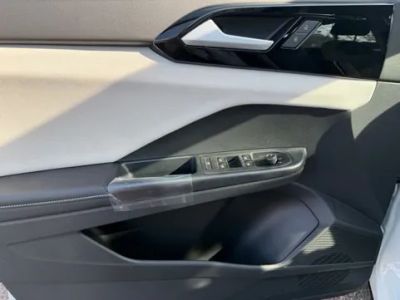2026 Volkswagen Taos — photo 12 view