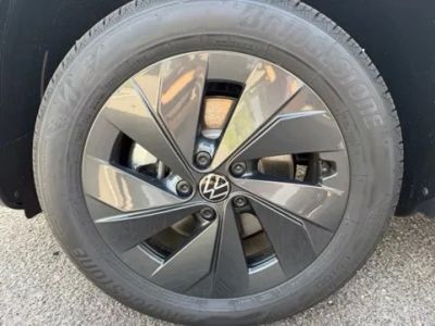 2026 Volkswagen Taos — photo 25 view