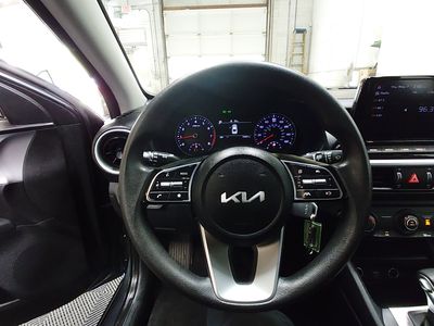 2023 Kia Forte - Photo 18