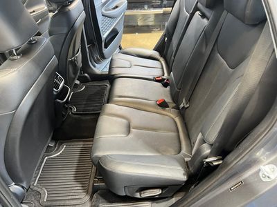 2019 Hyundai Santa Fe — photo 18 view