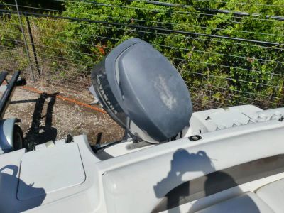 2012 Hurricane Sundeck 188 — detail view