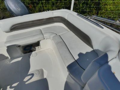 2012 Hurricane Sundeck 188 — engine compartment view