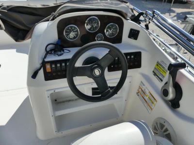 2012 Hurricane Sundeck 188 — photo 7 view