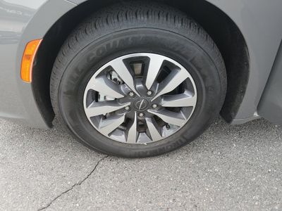 2023 Chrysler Pacifica - Photo 10