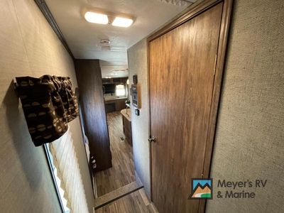 2016 Keystone RV Cougar - Photo 23