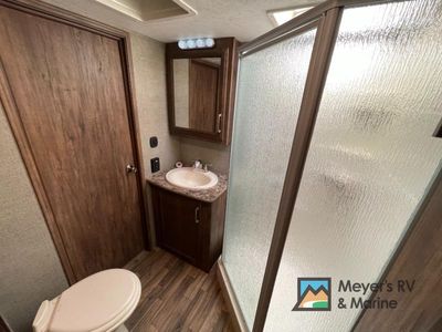 2016 Keystone RV Cougar - Photo 18