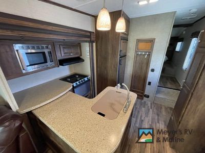 2016 Keystone RV Cougar - Photo 10