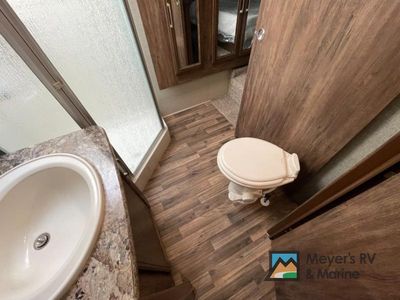 2016 Keystone RV Cougar - Photo 20