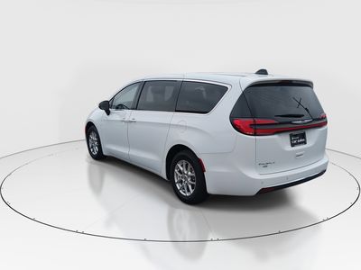 2023 Chrysler Pacifica — detail view