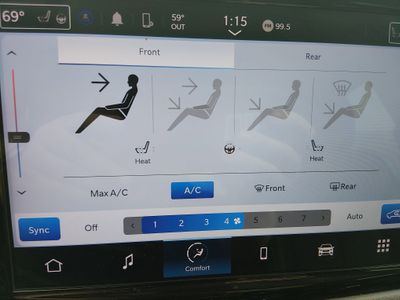 2023 Chrysler Pacifica — photo 18 view