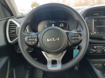 2023 Kia Soul LX - Photo 17