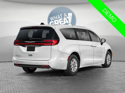 2026 Chrysler Pacifica — side profile view