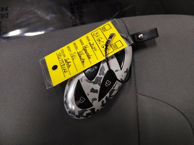 2024 Hyundai Elantra — photo 15 view