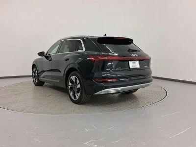 2022 Audi e-tron SUV - Photo 3
