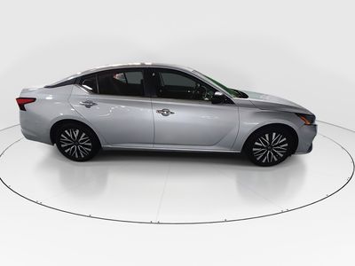 2024 Nissan Altima — photo 8 view