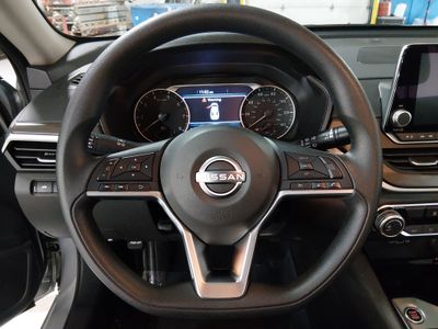 2024 Nissan Altima — photo 12 view