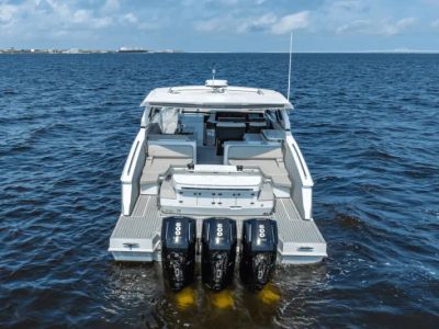 2025 Cruisers Yachts 50 GLS - Photo 12