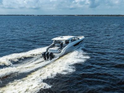 2025 Cruisers Yachts 50 GLS - Photo 8