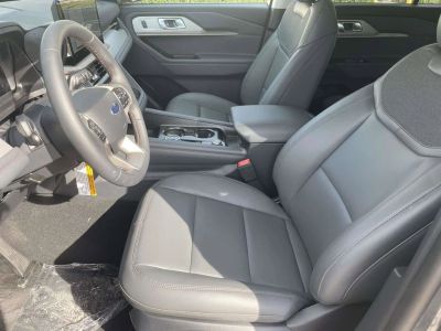 2026 Ford Explorer — photo 12 view