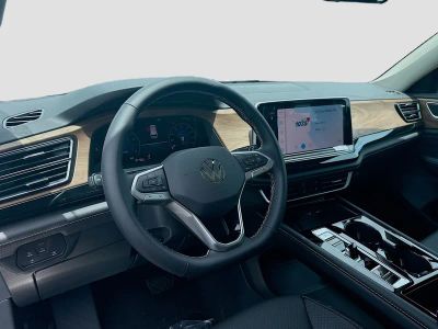 2026 Volkswagen Atlas — photo 9 view