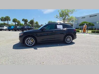 2019 Alfa Romeo Stelvio — photo 44 view
