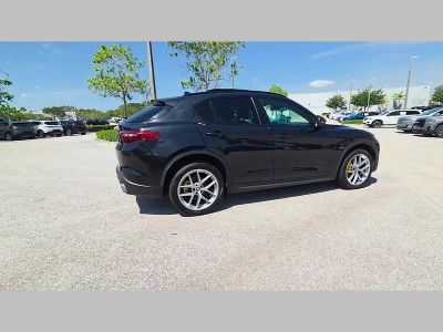 2019 Alfa Romeo Stelvio — photo 36 view