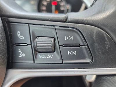 2019 Alfa Romeo Stelvio — photo 16 view