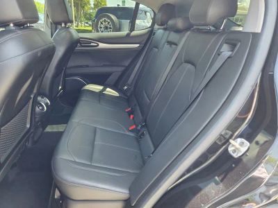 2019 Alfa Romeo Stelvio — photo 23 view