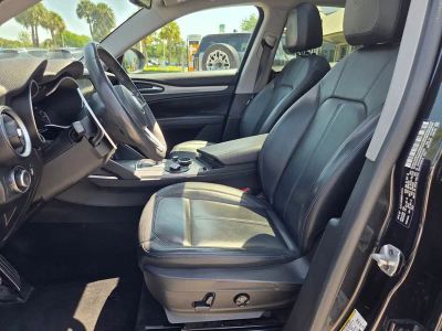 2019 Alfa Romeo Stelvio — photo 12 view