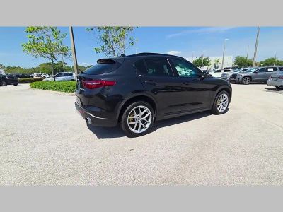 2019 Alfa Romeo Stelvio — photo 37 view