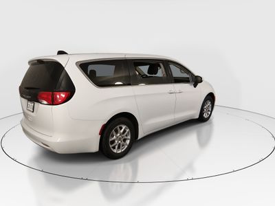 2023 Chrysler Voyager - Photo 7