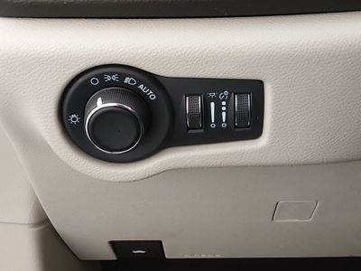 2023 Chrysler Voyager - Photo 13