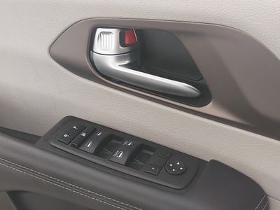2023 Chrysler Voyager - Photo 19